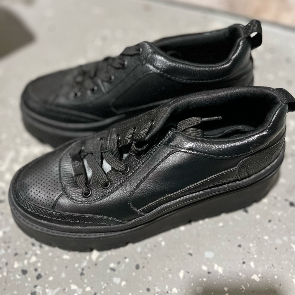 Call It Spring Vegan Black lace up platform Chunky sneakers Women's SZ US 6.5